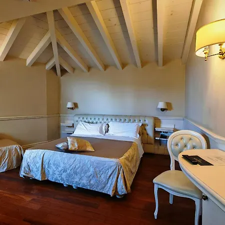 Suite Hotel Santa Chiara-2
